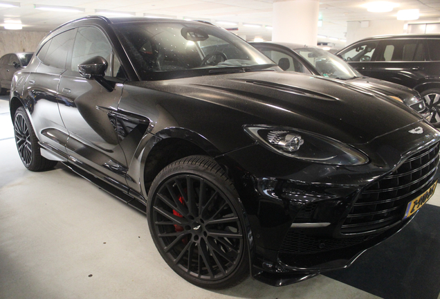 Aston Martin DBX707