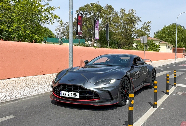 Aston Martin V12 Vantage 2023