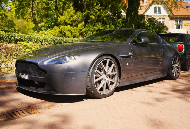 Aston Martin V8 Vantage S