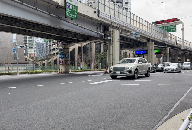 Bentley Bentayga V8 2021