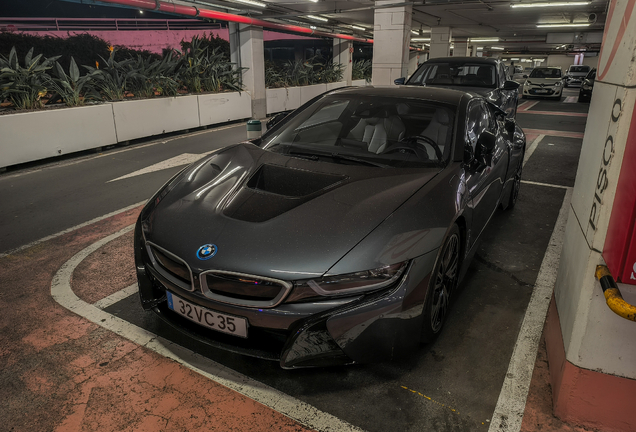 BMW i8