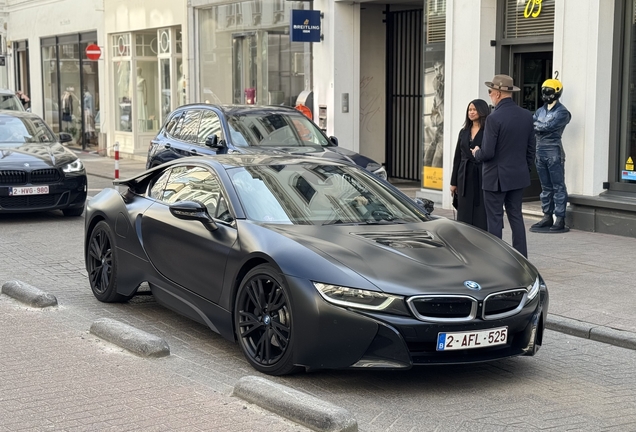 BMW i8 Protonic Frozen Black Edition