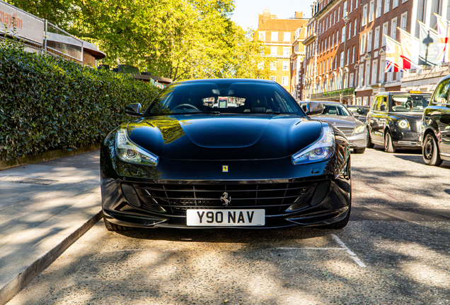 Ferrari GTC4Lusso T