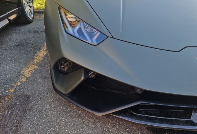 Lamborghini Huracán LP640-4 Performante