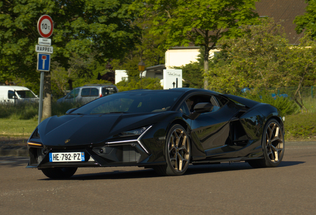 Lamborghini Revuelto