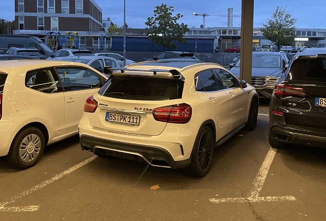 Mercedes-AMG GLA 45 X156