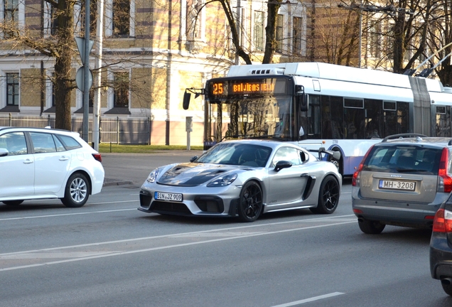 Porsche 718 Cayman GT4 RS Weissach Package