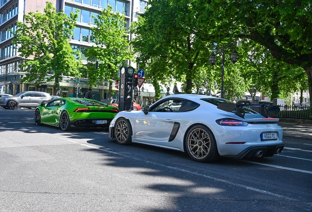 Porsche 718 Cayman GT4 RS Weissach Package
