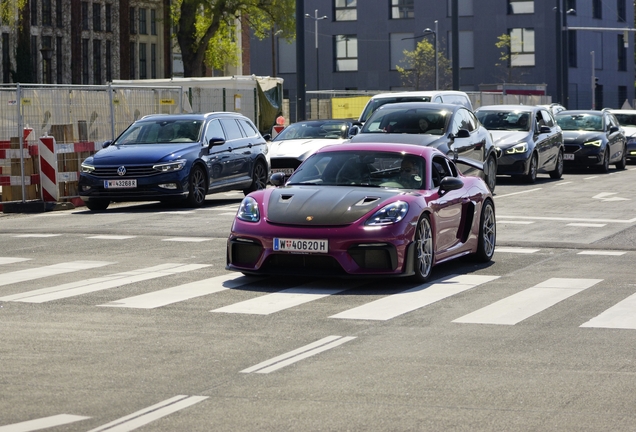 Porsche 718 Cayman GT4 RS Weissach Package