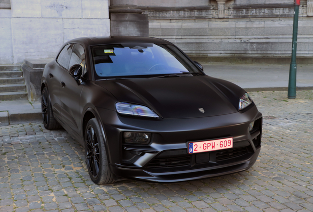 Porsche Macan EV Turbo