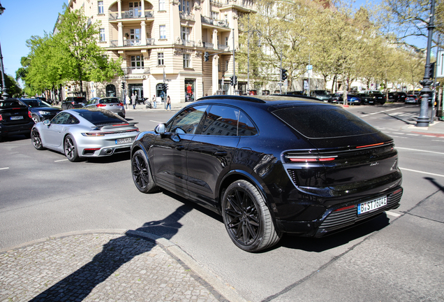 Porsche Macan EV Turbo