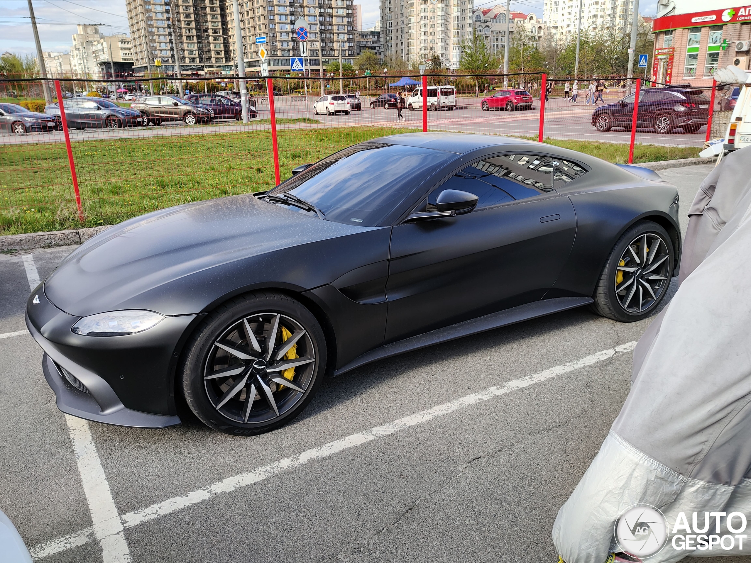 Aston Martin V8 Vantage 2018