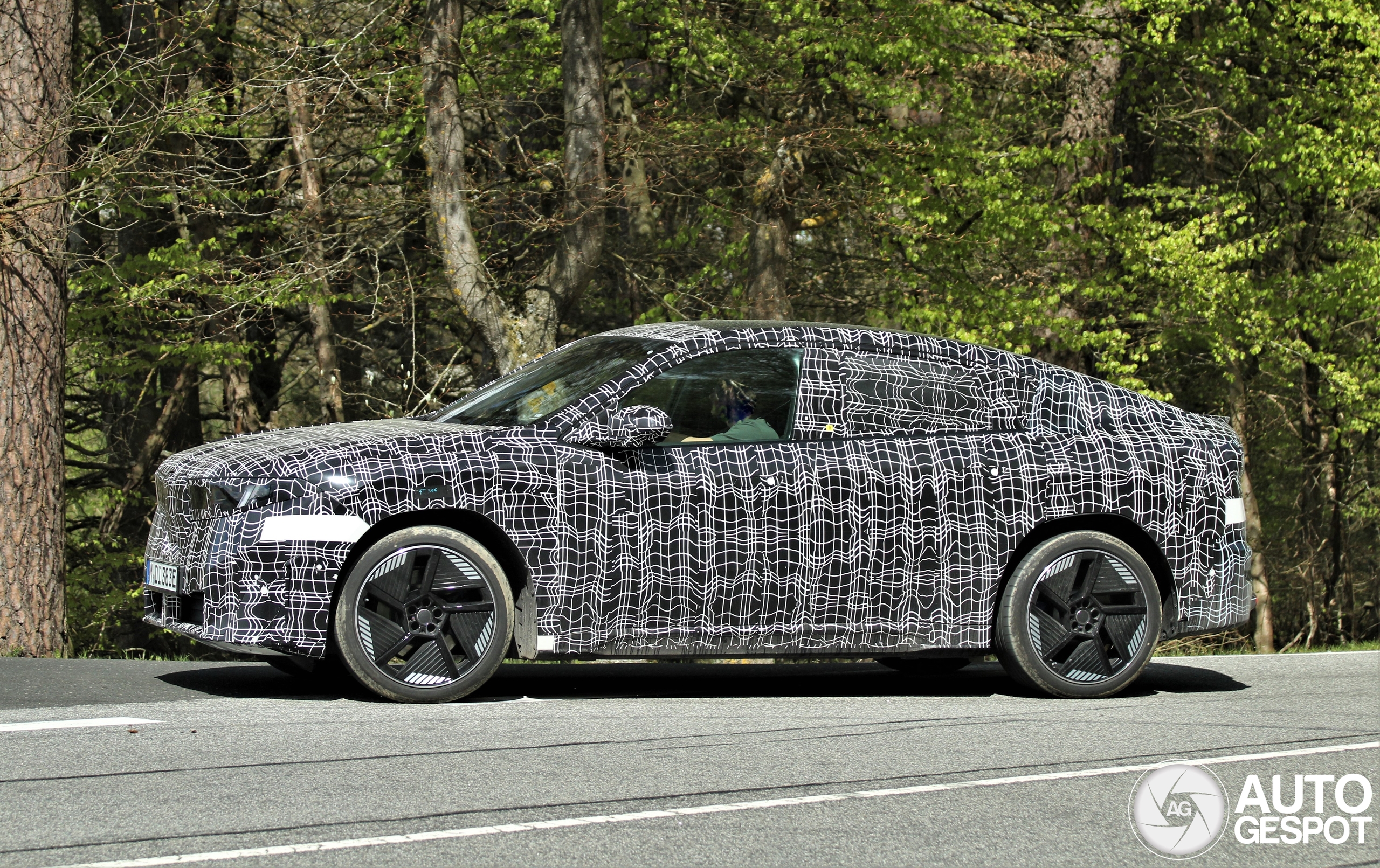 BMW iX4 NA7