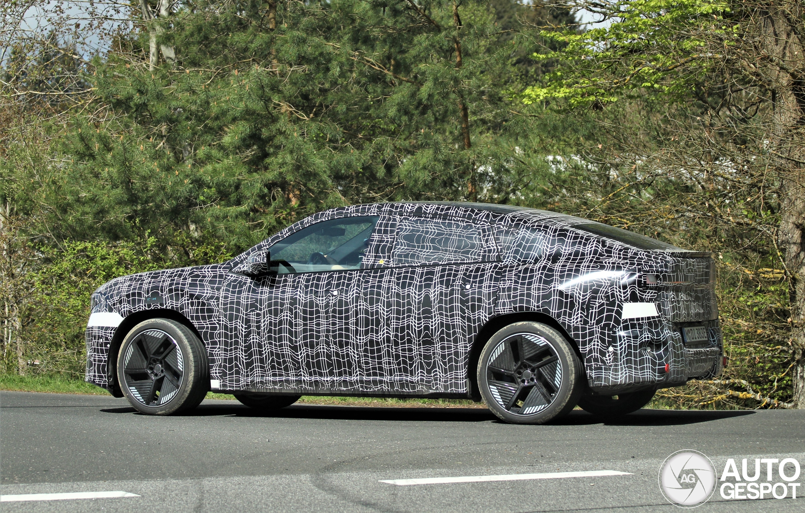 BMW iX4 NA7