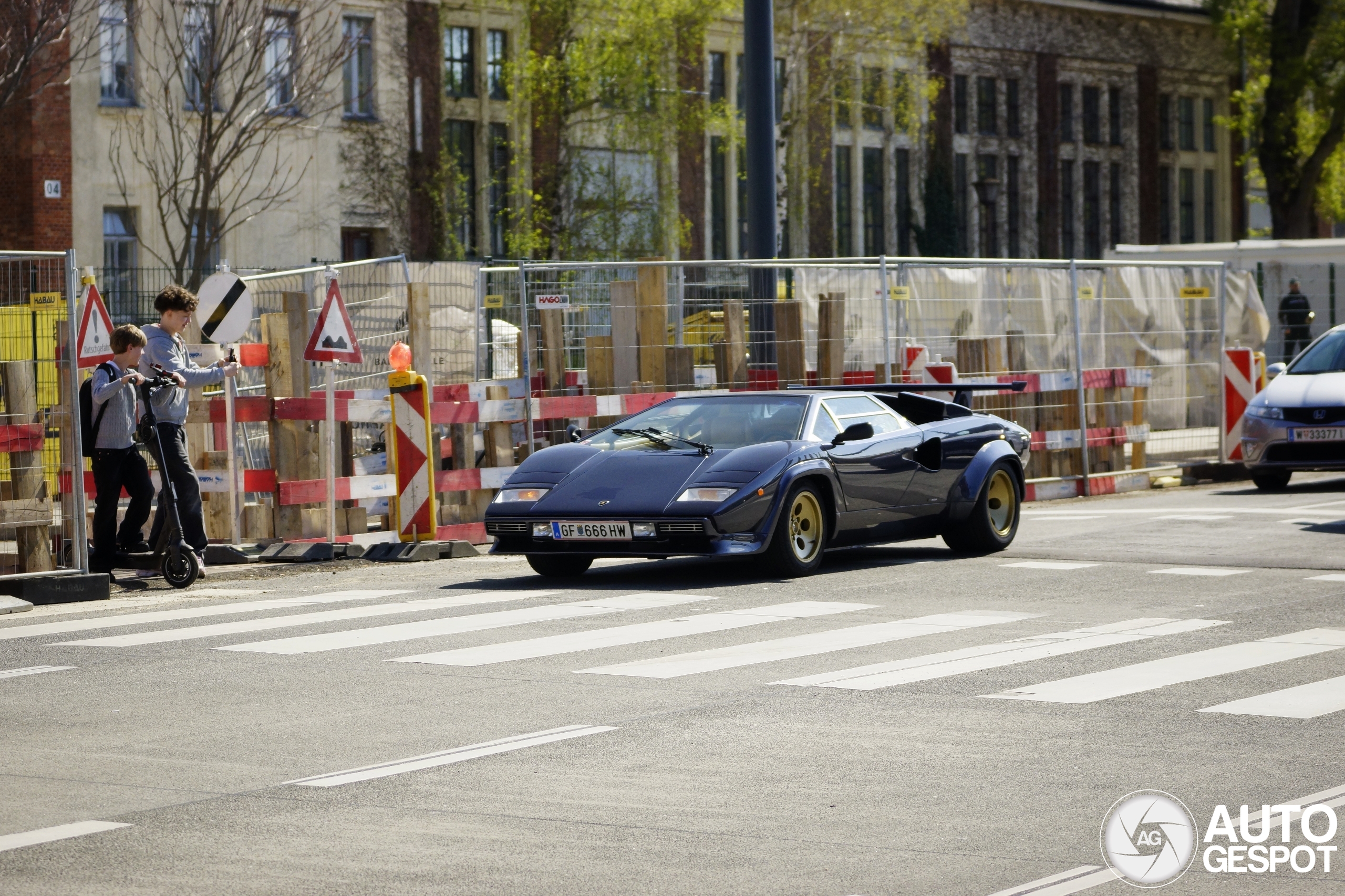 Lamborghini Countach 5000 Quattrovalvole