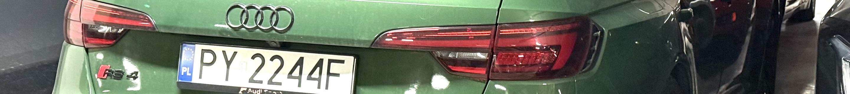 Audi RS4 Avant B9