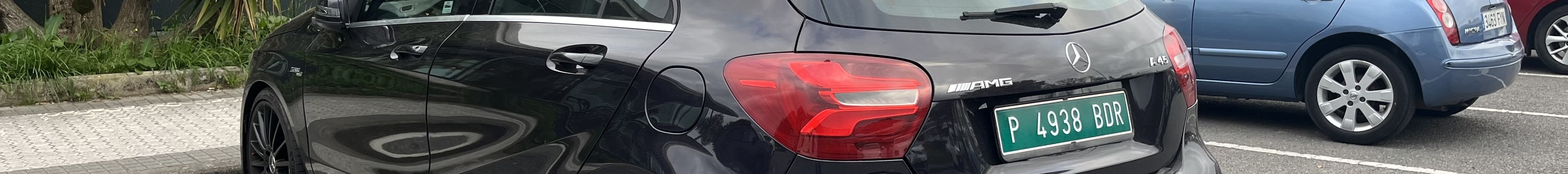 Mercedes-AMG A 45 W176 2015