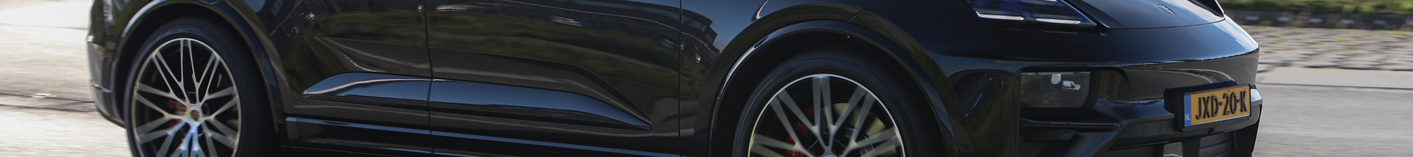 Porsche Macan EV Turbo
