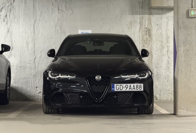 Alfa Romeo Giulia Quadrifoglio 2023