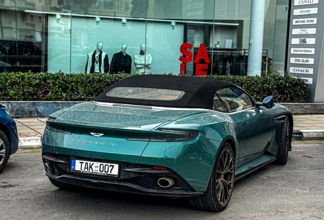 Aston Martin DB12 Volante