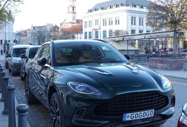 Aston Martin DBX