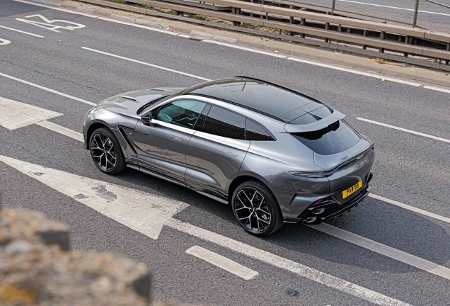 Aston Martin DBX S