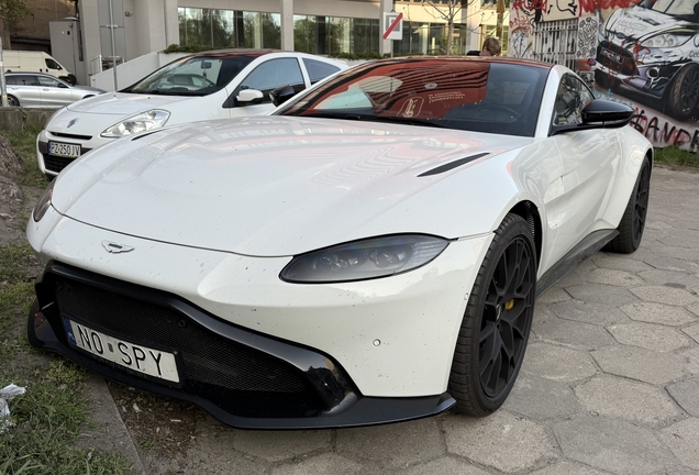 Aston Martin V8 Vantage 2018
