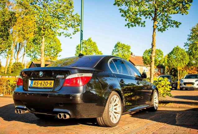 BMW M5 E60 2005