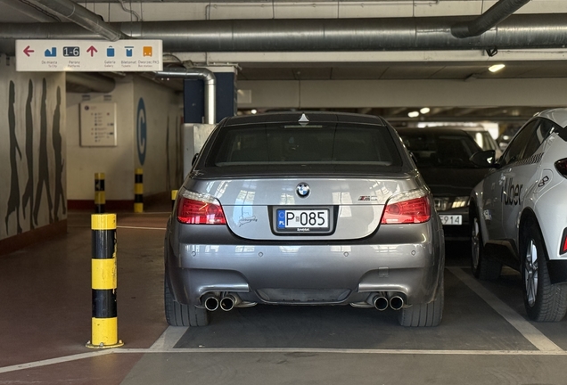 BMW M5 E60 2005