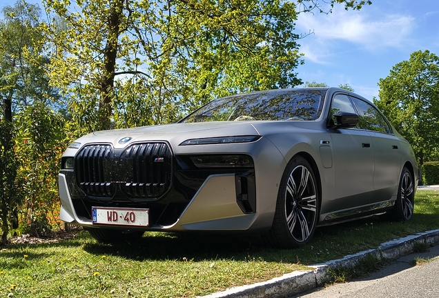 BMW M760e xDrive