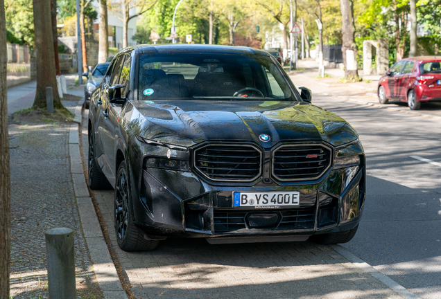 BMW XM G09 Label Red