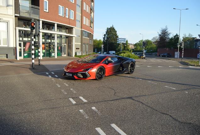 Lamborghini Revuelto