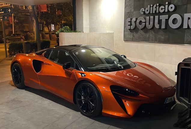 McLaren Artura Spider