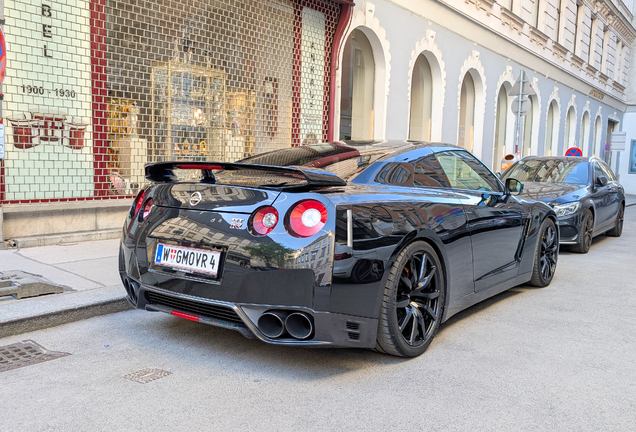 Nissan GT-R 2011
