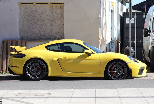 Porsche 718 Cayman GT4