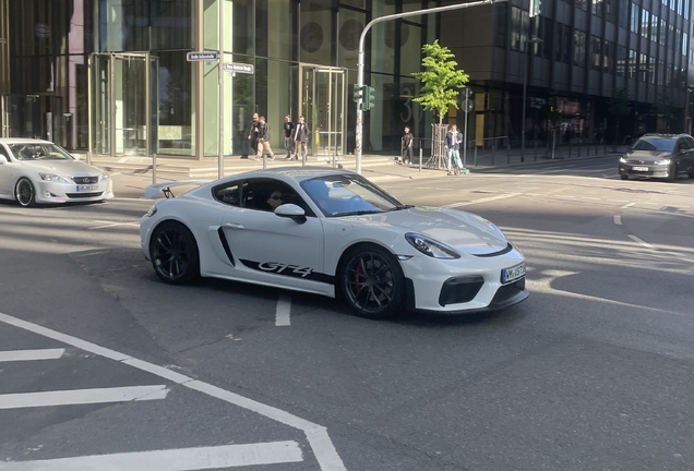 Porsche 718 Cayman GT4