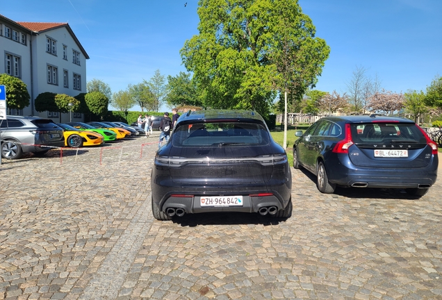 Porsche 95B Macan GTS MkIII