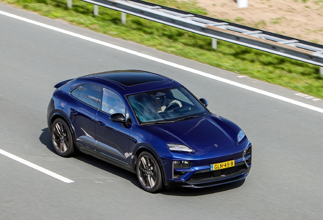 Porsche Macan EV Turbo