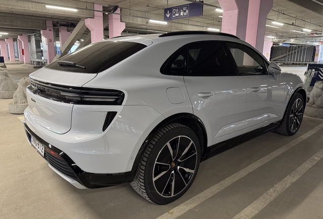 Porsche Macan EV Turbo