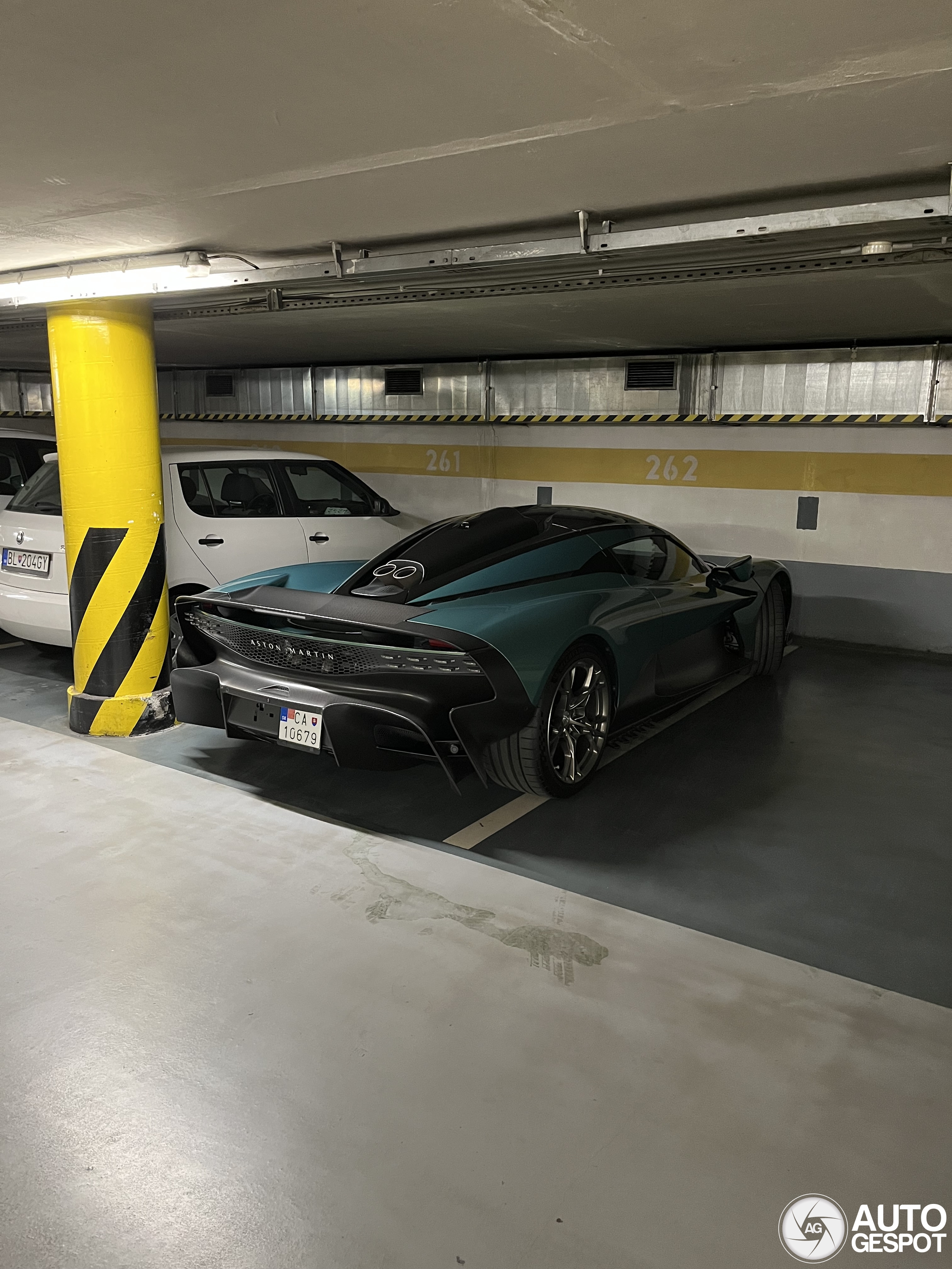 Aston Martin Valhalla