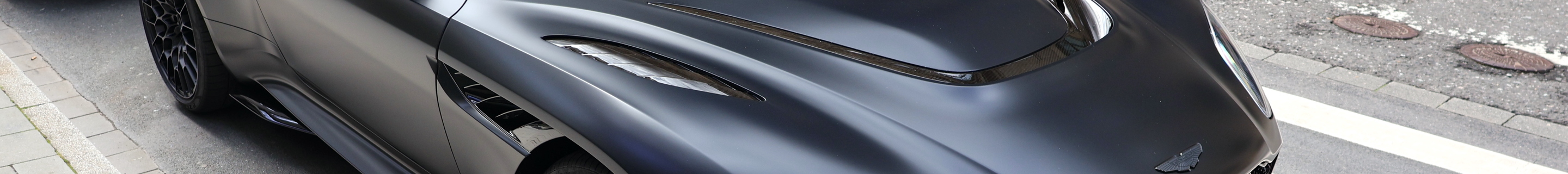 Aston Martin DBS 770 Ultimate Volante