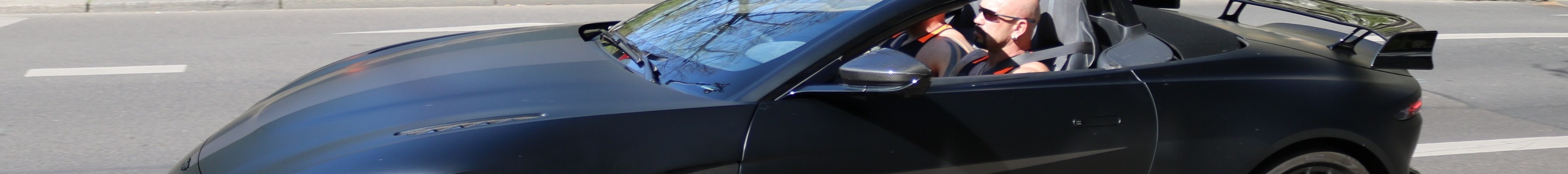 Aston Martin V8 Vantage Formula 1 Edition Roadster