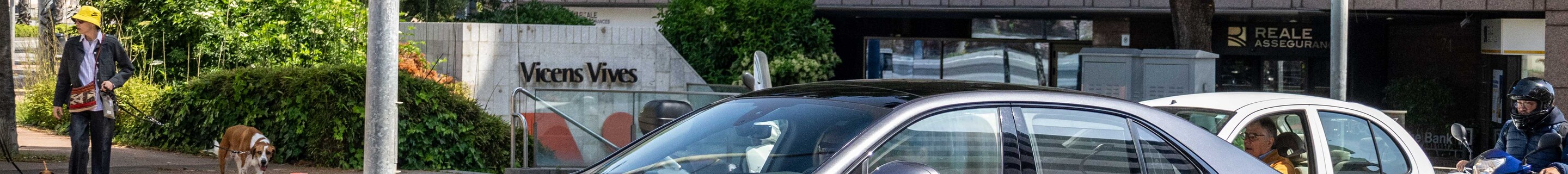 Bentley Flying Spur Hybrid