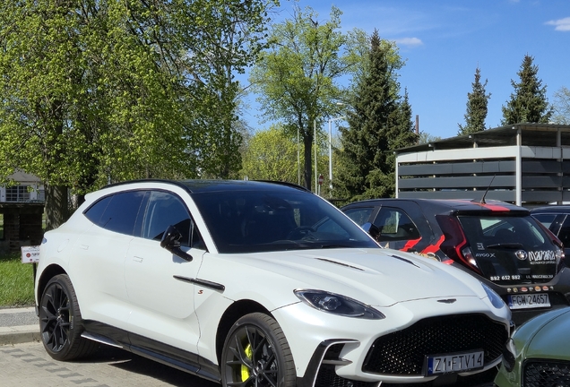 Aston Martin DBX S