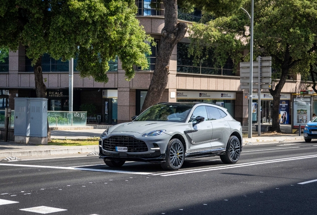 Aston Martin DBX707