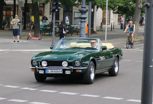 Aston Martin V8 Volante 1978-1990