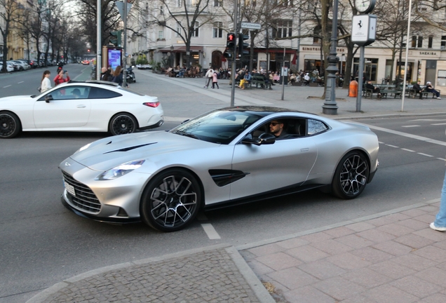 Aston Martin Vanquish 2025