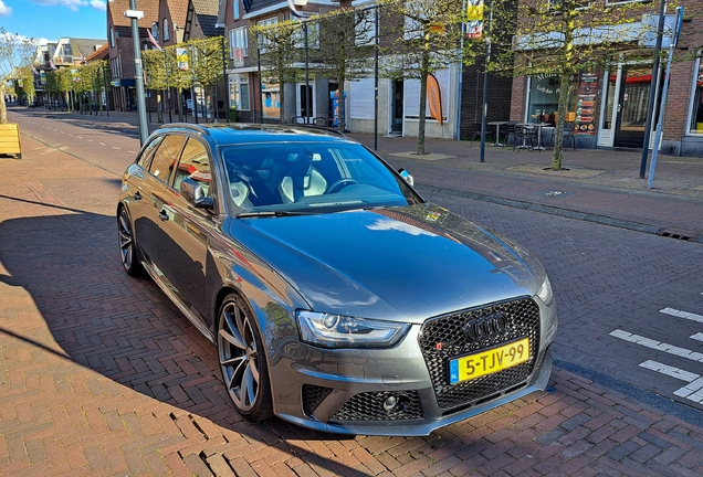 Audi RS4 Avant B8