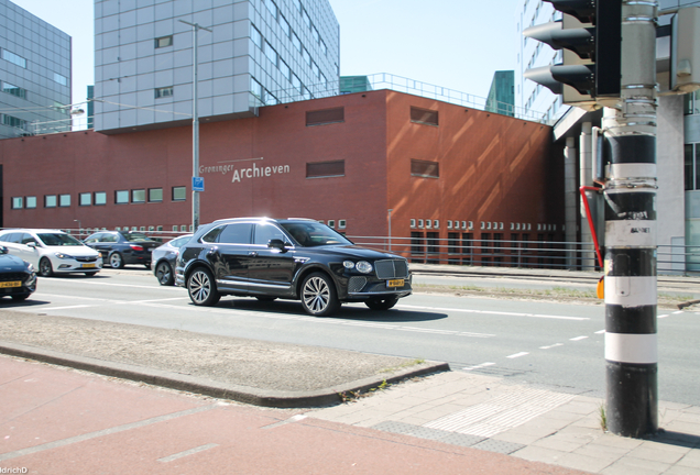 Bentley Bentayga Hybrid 2021