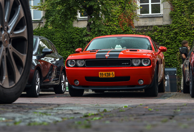 Dodge Challenger SRT-8
